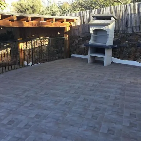 With Pool, Garden And Sea View Willa