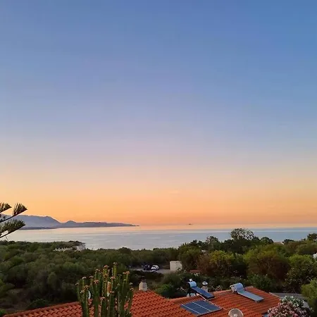 Willa With Pool, Garden And Sea View